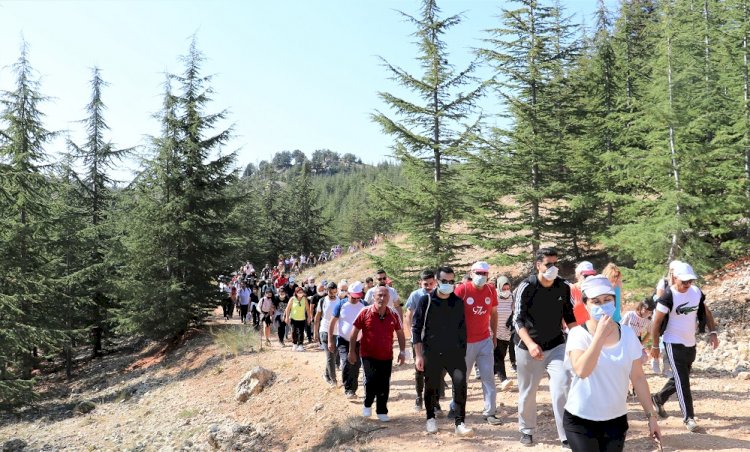TOROSLAR'DA CUMHURİYET COŞKUSU DOĞA YÜRÜYÜŞÜYLE TAÇLANDI