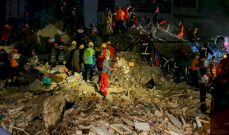 AFAD İzmir depreminin ardından son durumu paylaştı: 36 can kaybı, 885 yaralı