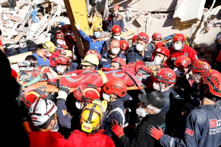 İBB ARAMA KURTARMA EKİPLERİ ÇALIŞMALARINI SÜRDÜRÜYOR