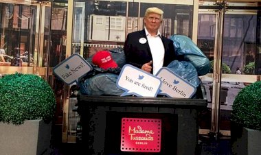 Almanya'da bir müze Trump'ın heykelini çöpe attı