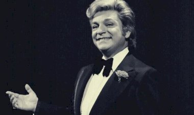 Zeki Müren: Elbet Bir gün Buluşacağız