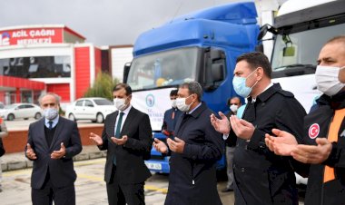 Balıkesir’den İzmir’e 3 tır  yardım kolisi gönderildi