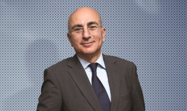 Ekonomist Mahfi Eğilmez ve Deutsche Bank doları işaret etti.