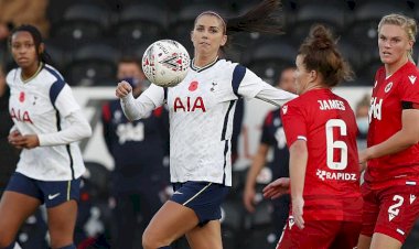 FIFA kadın futbolcuların 14 hafta doğum izni ve maaş hakkını koruma altına alıyor