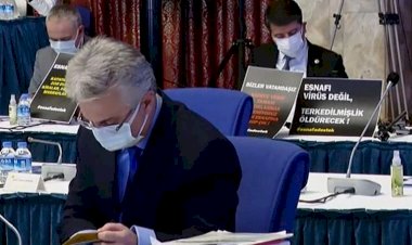 CHP'den Ticaret Bakanı Pekcan'a “Esnaf tükendi” dövizi