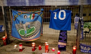 Maradona'nın ölümü sonrası Napoli'de yas ilan edildi: 'Futbol cennete gitti'