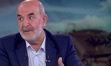 Ahmet Taşgetiren   Gittikçe artıyor yalnızlığımız