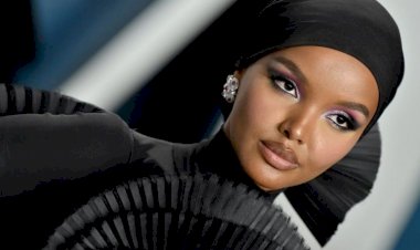 Halima Aden: İlk tesettürlü model, 'Namazlarımı kaçırdım, otel odalarında ağladım' diyerek mankenliği bıraktı