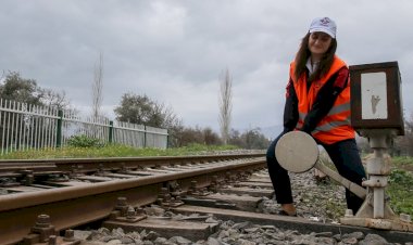 Lütfü Şahsuvaroğlu   Makas değiştirme telaşı