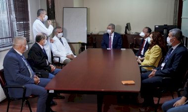 Ege’de bin 700 gramlık bebeğe kapalı yöntemle yemek borusu uzatma ameliyatı