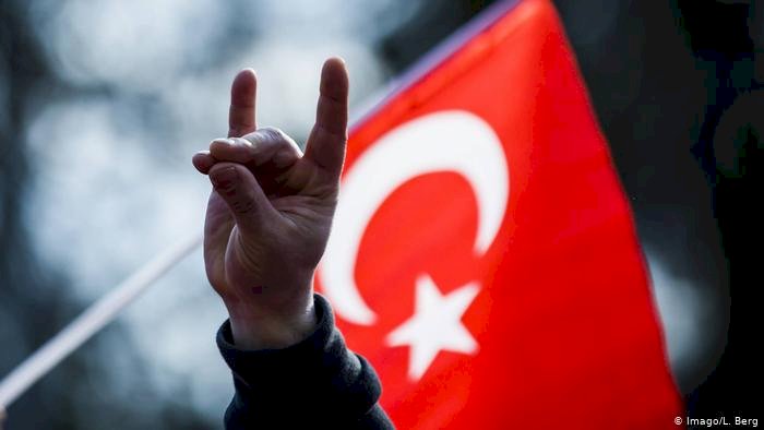 Fransa "Bozkurtları" yasaklıyor