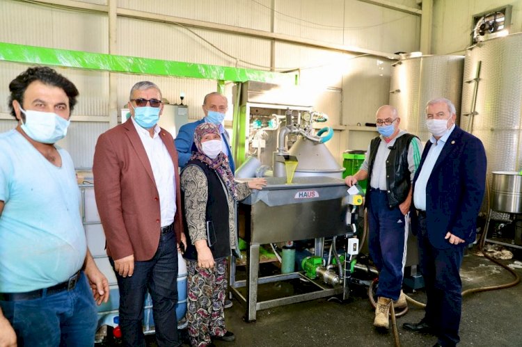 BAŞKAN ATABAY’DAN ZEYTİNYAĞI FABRİKALARINA ZİYARET
