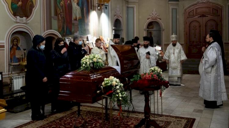 Poroşenko, kayınvalidesi Lyudmila Perevedentseva  koronavirüsten  öldü