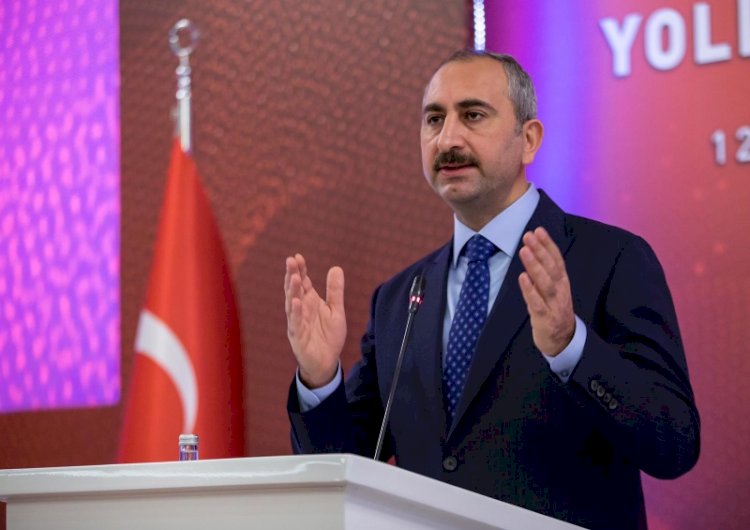 Bakan Gül yine hukukun üstünlüğüne vurgu yaptı!