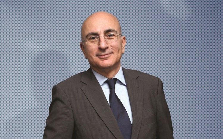 Ekonomist Mahfi Eğilmez ve Deutsche Bank doları işaret etti.