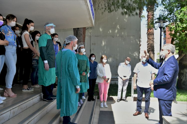  Prof. Dr. Erdilek, “Ağız ve diş sağlığı bakımında aileler çocuklara örnek olmadır”
