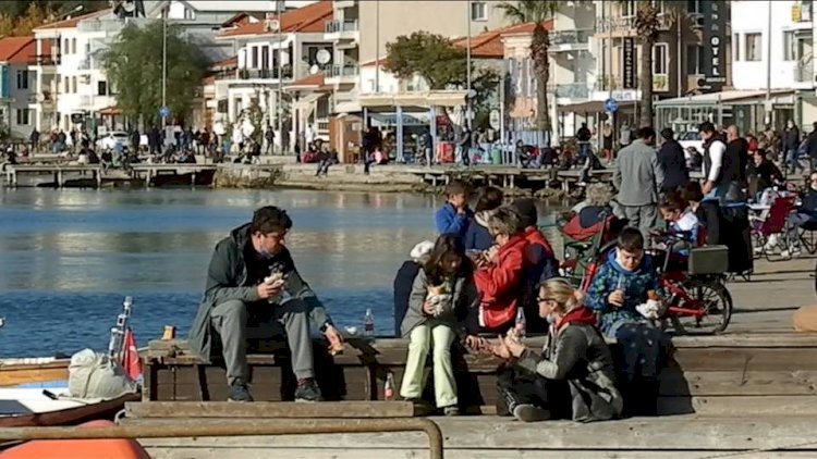 FOÇADA ESNAF İŞİ TEZGAHA DÖKTÜ