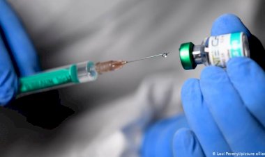 Biontech ve Pfizer'in aşısına ilk izin İngiltere'den