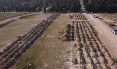 Tablo ağırlaşıyor, mezar üzerine mezar kazılıyor