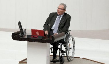Deniz BAYKAL 27. Dönem Antalya Milletvekili