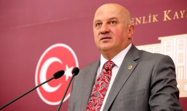 Uğur BAYRAKTUTAN 27. Dönem Artvin Milletvekili