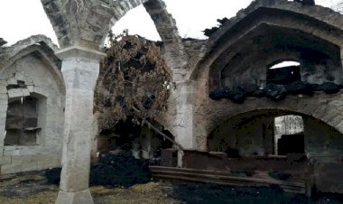 ERMENİLER AĞDAM'DAN AYRILIRKEN MEZARLARI YIKIP CANLI HAYVANLARI ATEŞE VERDİ