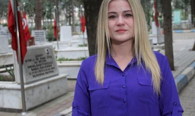 Şehit kızı babasına mektup yazıp mezarına gömdü