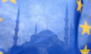 Prof. Triantaphyllou: "Oyun kuralları değişecek"