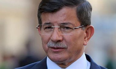 Davutoğlu: Erdoğan çok değişti, Türkiye'deki hiçbir saraya sığmayan bir Cumhurbaşkanına dönüştü