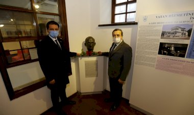 İnönü’ye buruk anma
