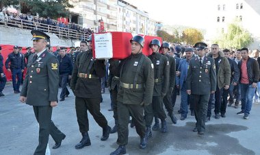 Tabuta Sığmayanlar: Şehit Sadık Aparangil (16. Bölüm)