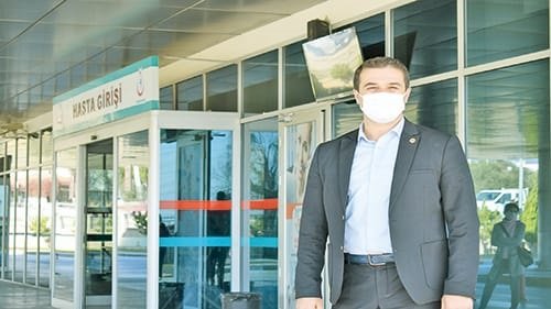 Bir sağlık çalışanın vefatı, hepimizin sağlığından bir parçanın ölmesi demektir. .