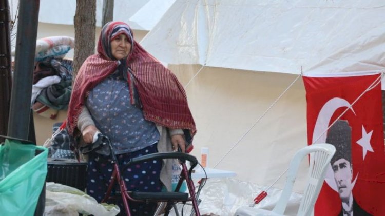 İzmir depremi Economist dergisinde: 'Depremin yaralarını saran Türkiye daha büyüğüne hazırlanıyor'