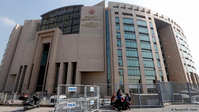 Duruşmalara kimse alınmıyor, hukukçular itiraz ediyor