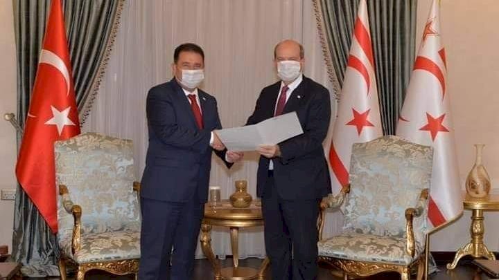 Kıbrıs’ta azınlık hükümeti kuruldu