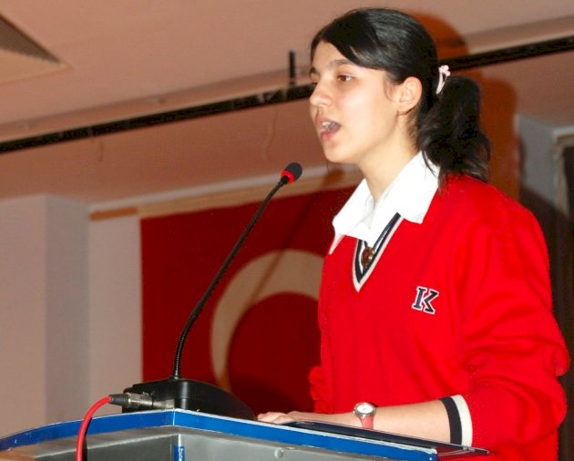 Şehit Kızı Begüm Özcan'ın Babasına Yazdığı Duygu Dolu Mektup Salonda Bulunanları Ağlattı.