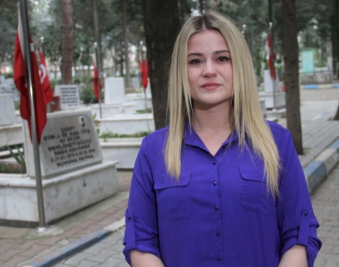 Şehit kızı babasına mektup yazıp mezarına gömdü