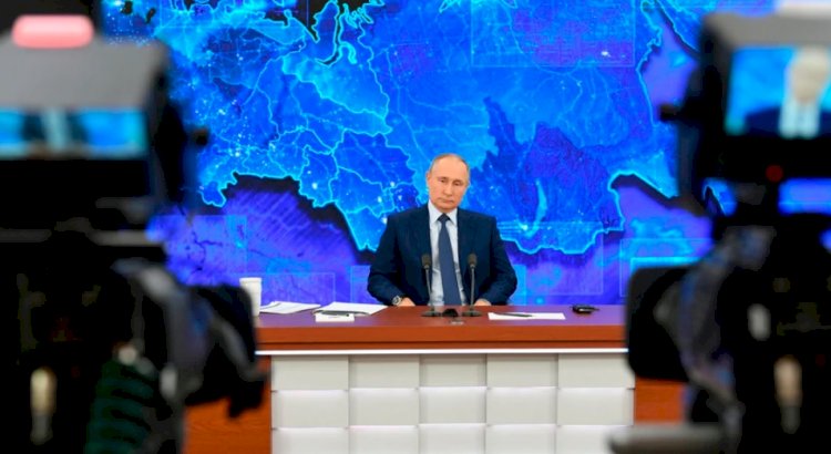 Russia's Putin Denies Involvement in Poisoning of Opposition Leader