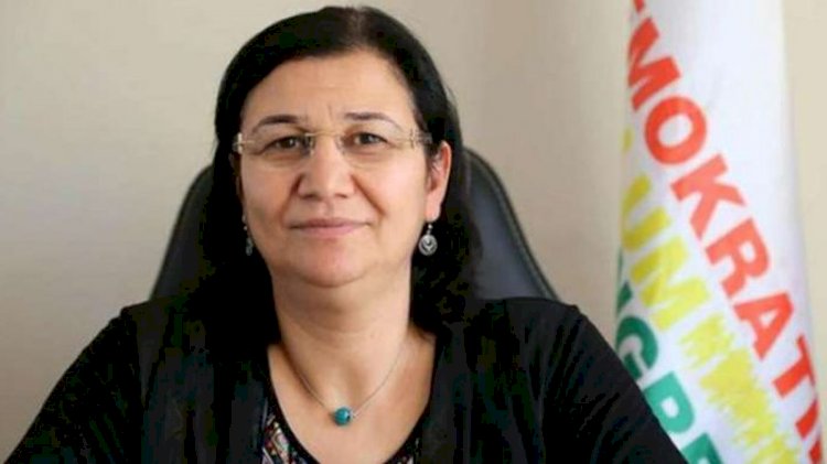 Leyla Güven: 'Örgüt üyeliği' suçlamasıyla 22 yıl 3 ay hapis cezası verilen DTK Eş Başkanı gözaltına alındı