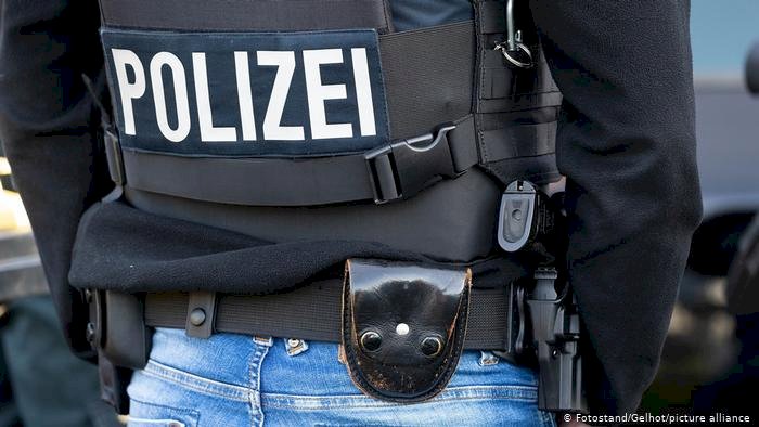 Alman polisine yine ırkçılık suçlaması