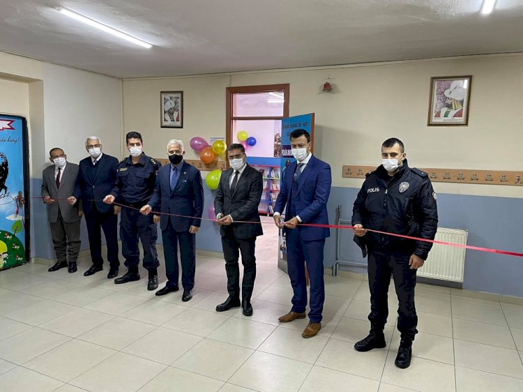 Yatağan 'da Polis Amca Kütüphanesi Açıldı