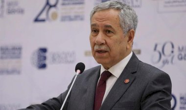Bülent Arınç'tan 2021 mesajı: Tüm mağduriyetlerin bittiği bir yıl olsun