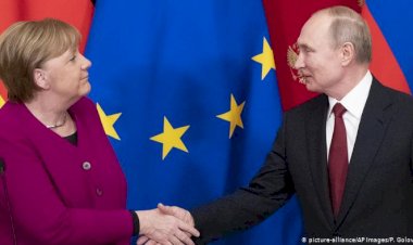 Putin ile Merkel ortak aşı üretimini görüştü