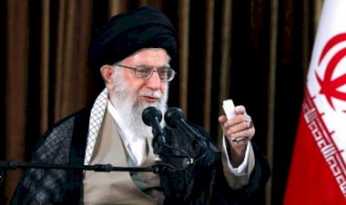 İran Dini Lideri Hamaney, İngiliz ve Amerikan yapımı Covid-19 aşılarını almayı yasakladı