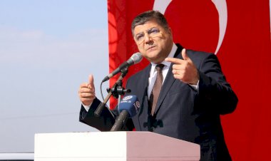 CHP'Lİ SINDIR: GAZETECİLER HER AN TUTUKLANMA ENDİŞESİ İÇİNDELER