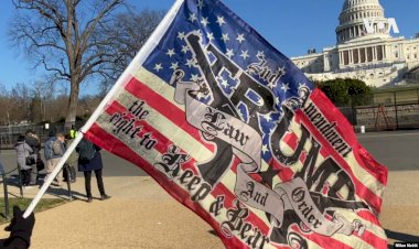 "Amerikalılar'ın Çoğunluğu Trump'ın Azledilmesini İstiyor"