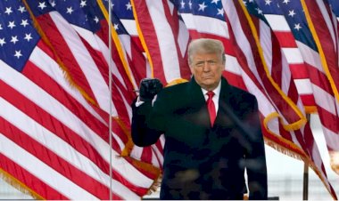 Trump Has Power to Pardon Mob That Attacked US Capitol