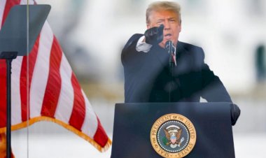 Trump Kendisi İçin Af Kararı Çıkarabilir mi?