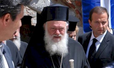 Başpiskopos İeronimos'un İslam ile ilgili sözlerine zehir gibi tepki
