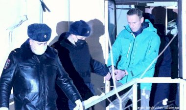 Navalni'den halka "sokağa çıkın" çağrısı